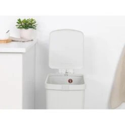 Brabantia StepUp Pedaalemmer 40 Liter Light Grey 9 Brabantia StepUp Pedaalemmer 40 Liter Light Grey -Brabantia 102 0009 4 1