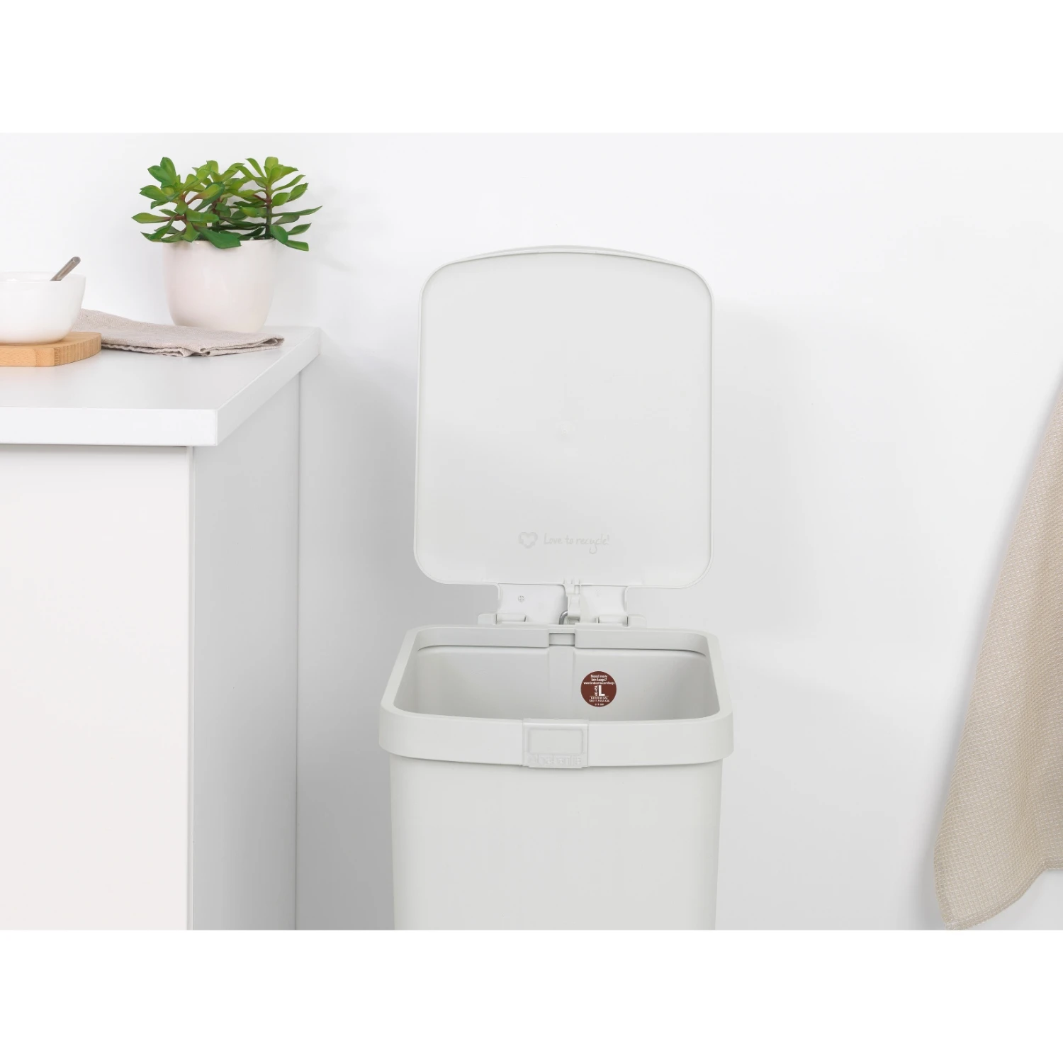 Brabantia StepUp Pedaalemmer 40 Liter Light Grey 4 Brabantia StepUp Pedaalemmer 40 Liter Light Grey - Afbeelding 4