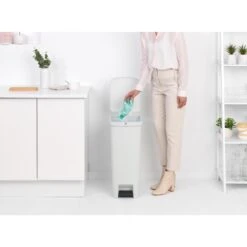Brabantia StepUp Pedaalemmer 40 Liter Light Grey 11 Brabantia StepUp Pedaalemmer 40 Liter Light Grey -Brabantia 102 0009 6 1
