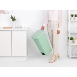 Brabantia StepUp Pedaalemmer 40 Liter Jade Groen 9 Brabantia StepUp Pedaalemmer 40 Liter Jade Groen -Brabantia 102 0108 4 1