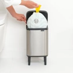 Brabantia Bo Hi Afvalemmer 4 L - Matt Steel FPP 21 Brabantia Bo Hi Afvalemmer 4 L - Matt Steel FPP -Brabantia 10713267