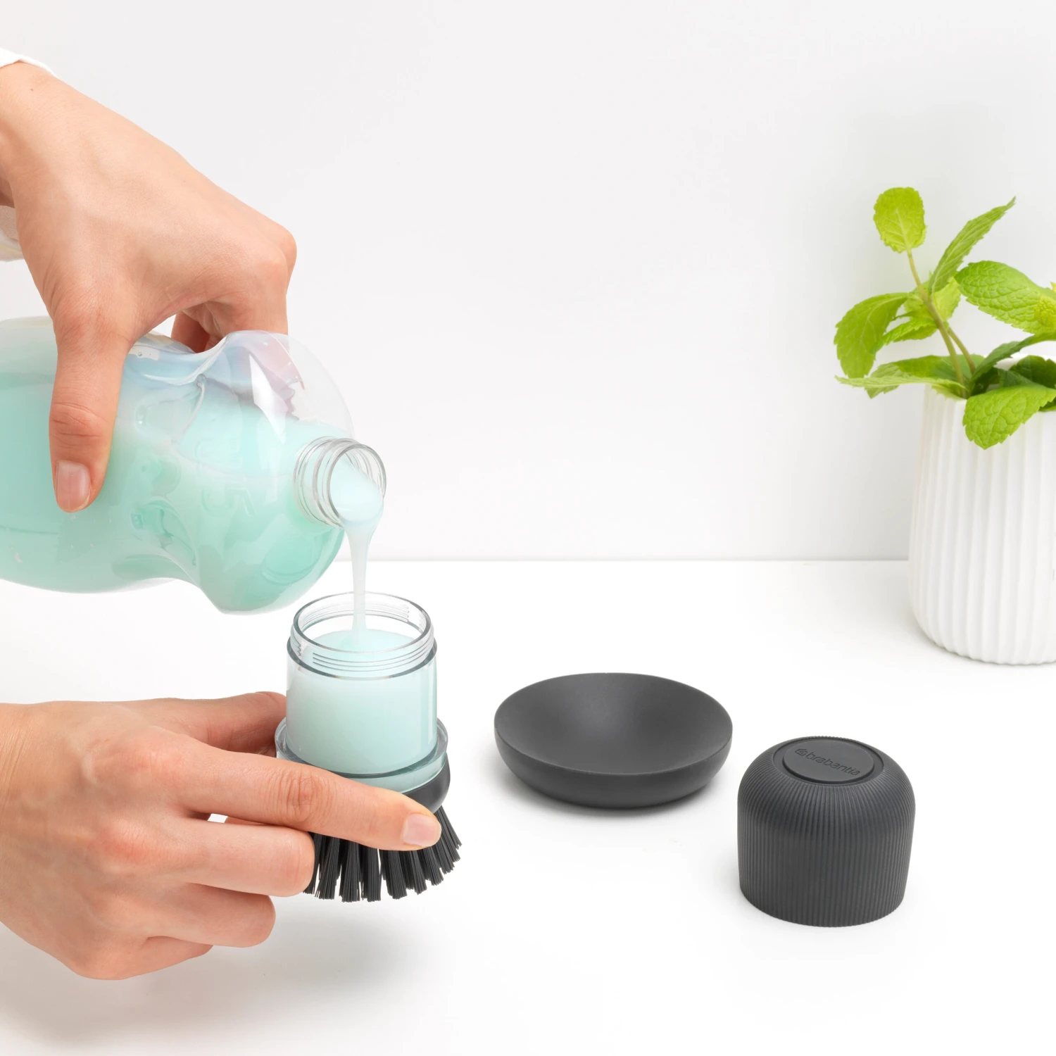 Brabantia Afwasborstel Met Zeepdispenser 2 Brabantia Afwasborstel Met Zeepdispenser - Afbeelding 2